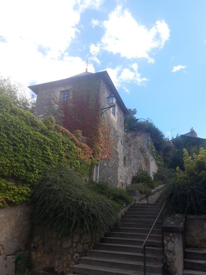 Bed and Breakfast Le Voltaire Airvault Exteriér fotografie